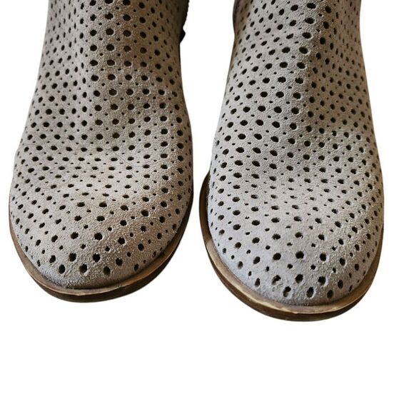 Lucky Brand Ankle Boots Womens 7.5 Bayley Taupe Perforated Suede Leather Booties - Picture 2 of 10